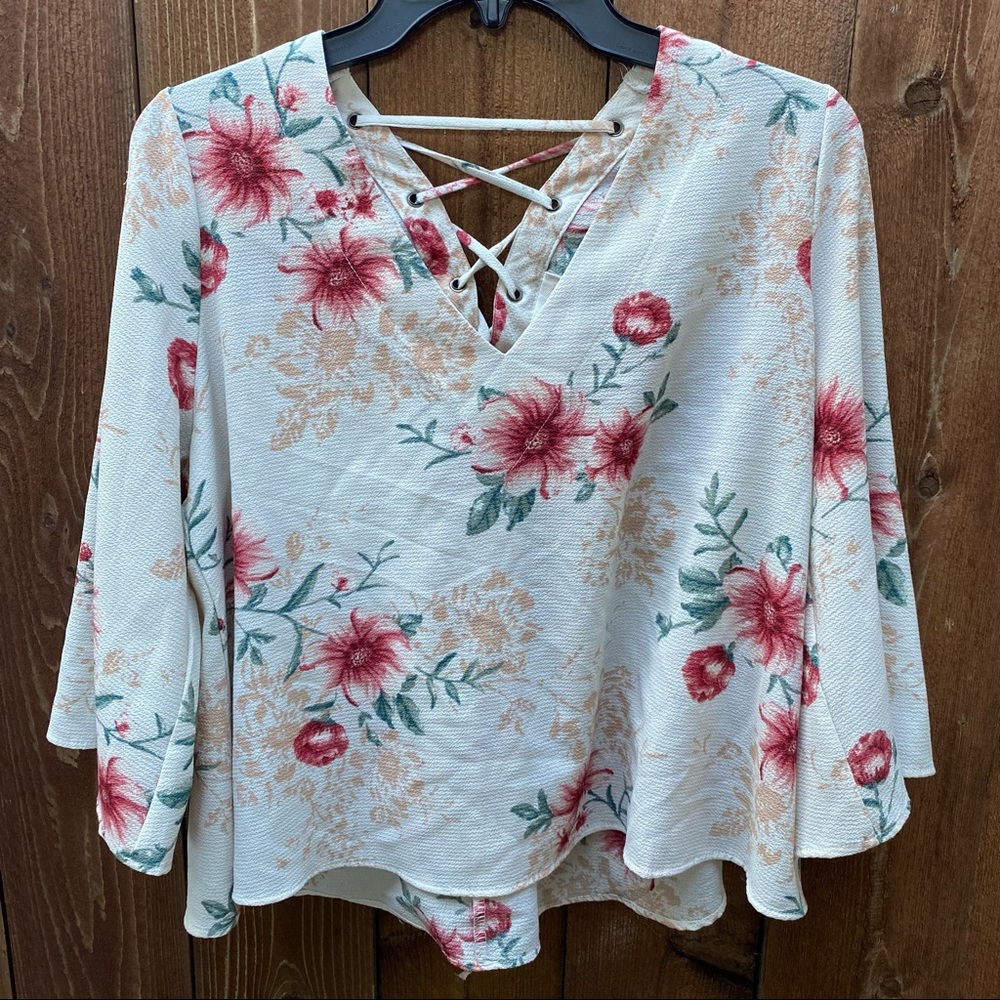 Urban Girl floral blouse, flouncy with lace-up back